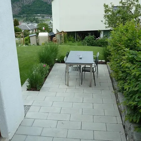 Holzji Apartament *